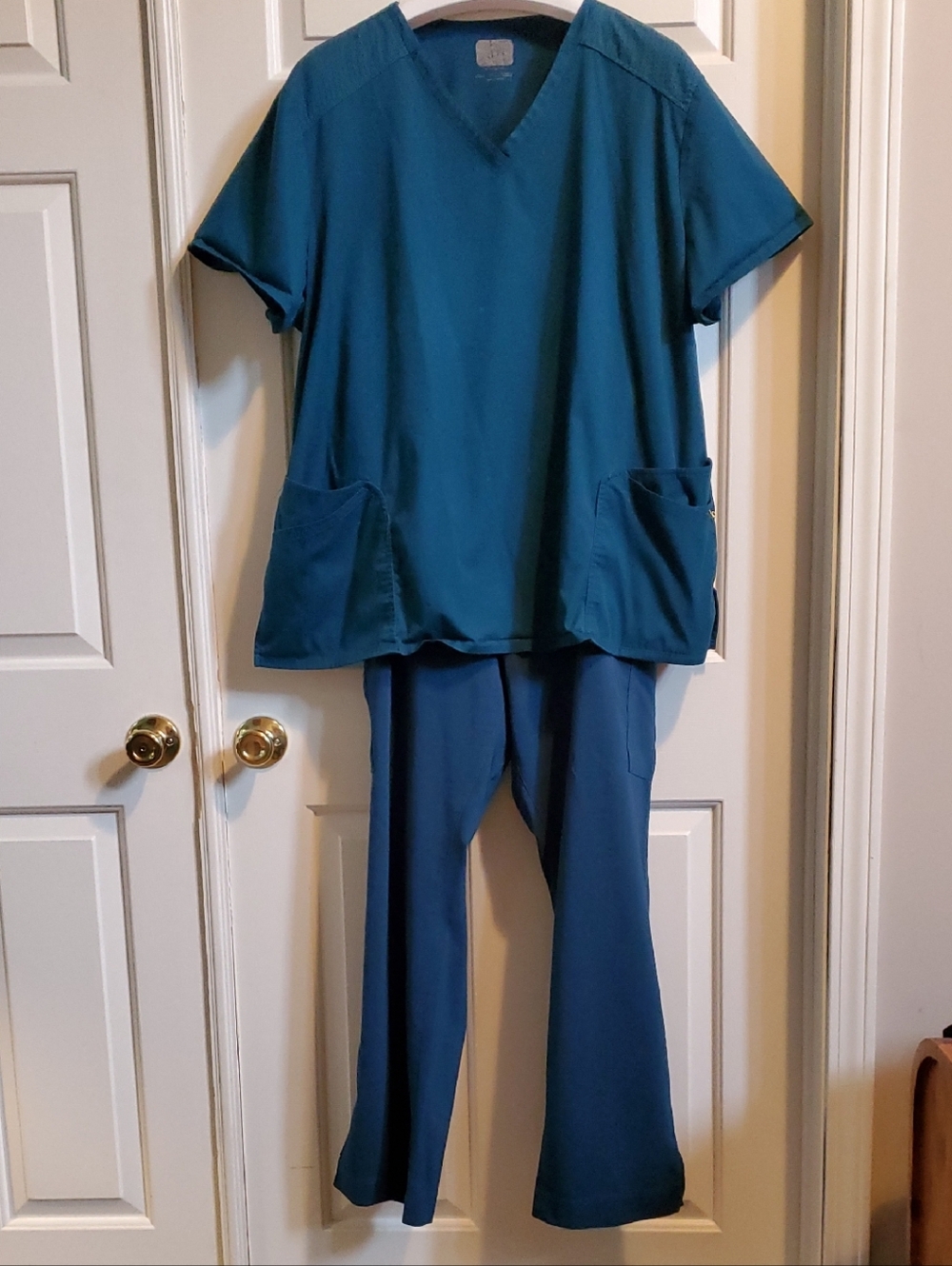 Luxe Teal Blue 3X Scrub Set